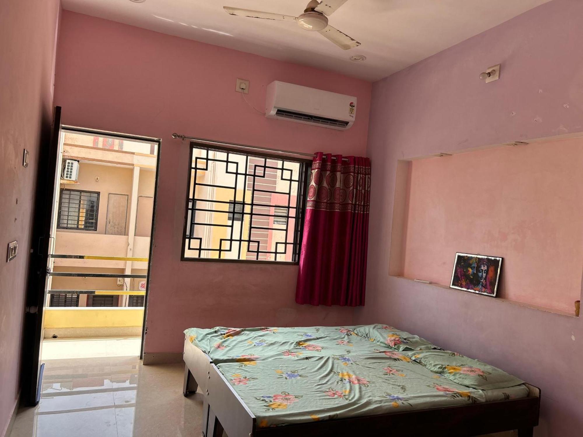Dwarka Home Stay Habitación foto