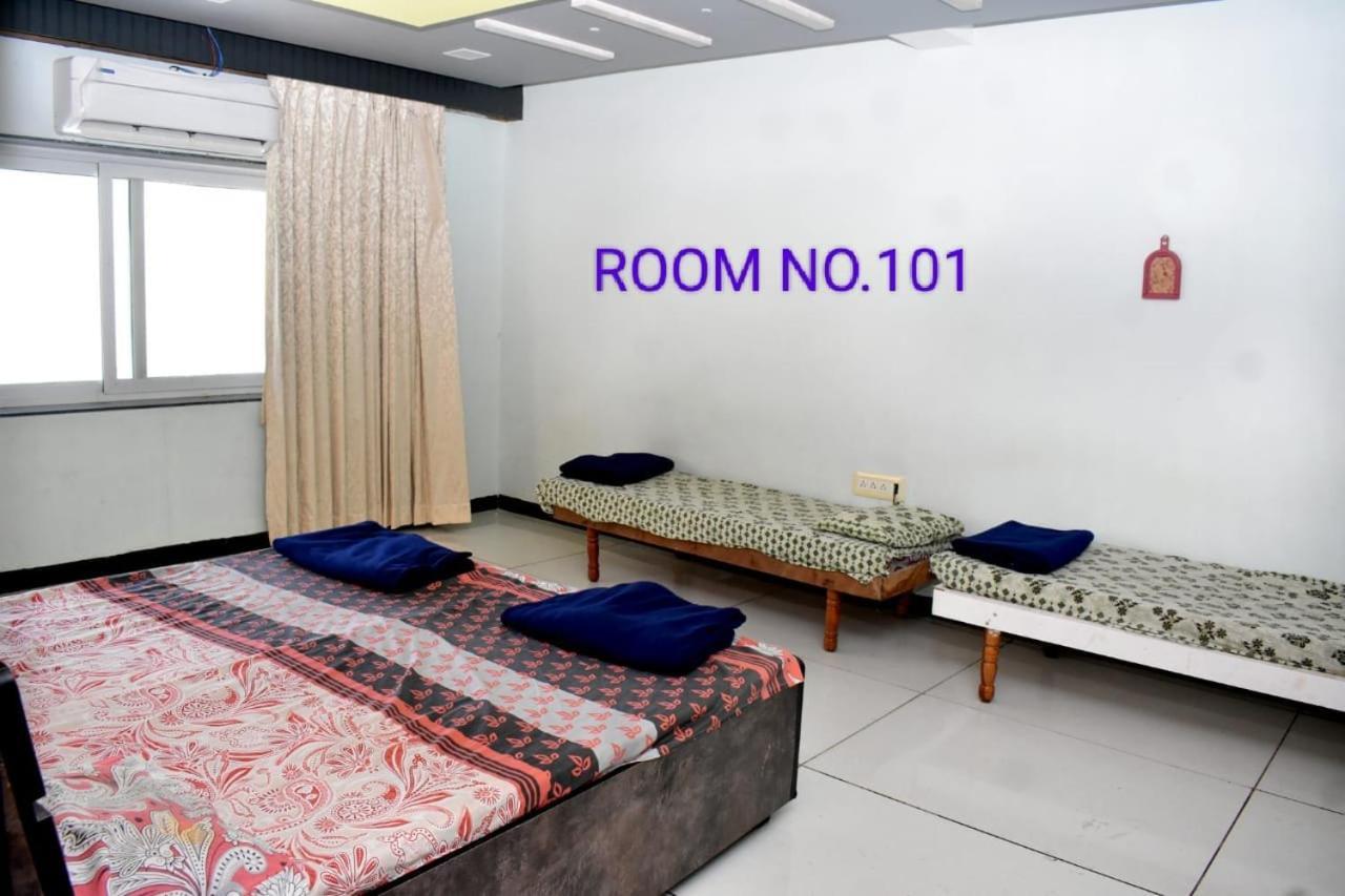 Dwarka Home Stay Exterior foto